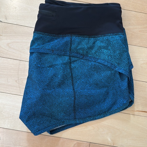 Lululemon speed up low-rise shorts - Picture 2 of 6